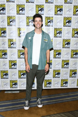 Grant Gustin фото №1329837