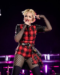 Gwen Stefani – Performing at Coachella Valley Music &amp; Arts Festival in Indio  фото №1393705