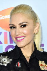 Gwen Stefani – Nickelodeon’s Kids’ Choice Awards in Los Angeles  фото №946983