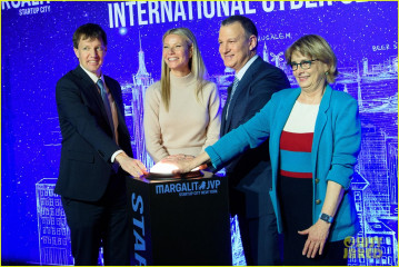 Gwyneth Paltrow - JVP International Cyber Center Grand Opening in NY 02/03/2020 фото №1245554