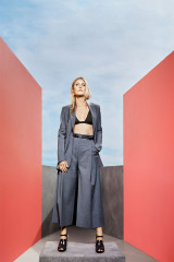 Gwyneth Paltrow by Amanda Demme for Town & Country Magazine (May 2020) фото №1254135