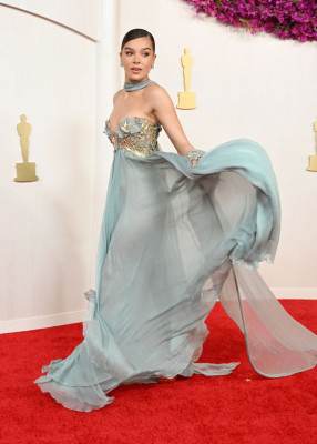 Hailee Steinfeld – Oscars 2024 Red Carpet фото №1390840