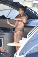 HAILEY BIEBER in Bikini at a Yacht in Italy 06/23/2020 фото №1261264