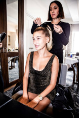 Hailey Rhode Bieber – Getting Ready for Met Gala 2019 With Vogue Magazine фото №1173109