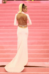 Hailey Bieber – 2019 Met Gala фото №1169596
