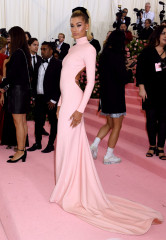 Hailey Bieber – 2019 Met Gala фото №1169597