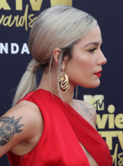 Halsey - MTV Movie & TV Awards in Los Angeles 06/16/2018 фото №1097177