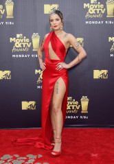 Halsey - MTV Movie & TV Awards in Los Angeles 06/16/2018 фото №1097175