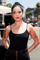 Halsey - Teen Titans Go! To the Movies Premiere in LA 07/22/2018 фото №1087618