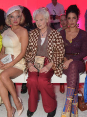 Halsey - Vivienne Westwood Show at Paris Fashion Week 09/28/2019 фото №1223481