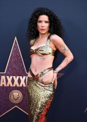 Halsey – Maxxxine Premiere at TCL Chinese Theatre in Hollywood фото №1397655