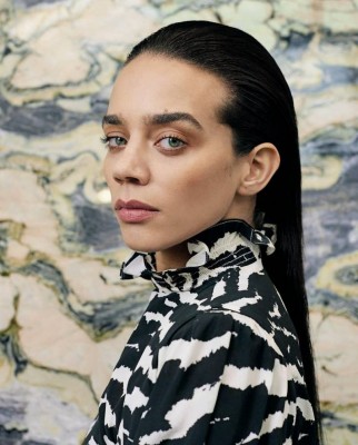 HANNAH JOHN-KAMEN in ES Magazine, February 2020 фото №1255707