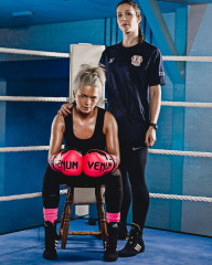 Hannah Spearritt – Sport Relief Celebrity Boxing Promos 2018 фото №1062512