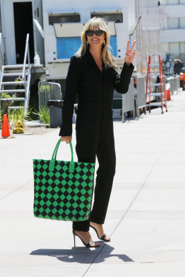 Heidi Klum is seen in Los Angeles | 04.09.2021 фото №1294243