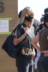 Heidi Klum is seen in Malibu // 27.09.2020 фото №1276793