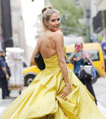 Heidi Klum in Zac Posen Dress – Photoshoot for Project Runway in NYC фото №973112
