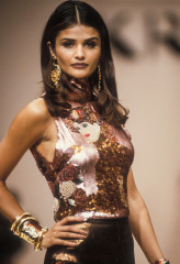 Helena Christensen for Krizia RTW FW 1992 фото №1410014