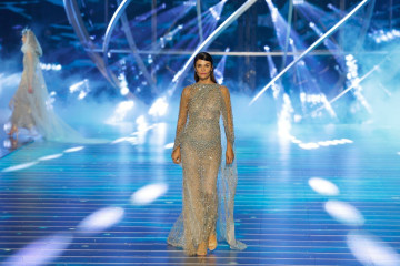 Helena Christensen at The 1001 Seasons of Elie Saab фото №1407446