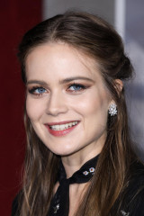 Hera Hilmar– “Mortal Engines” Pemiere in LA фото №1124697