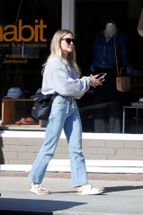 Hilary Duff is seen in Studio City // 02.03.2020 фото №1276249