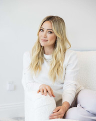 Hilary Duff – Below 60 Degrees Fragrance Line November 2023 фото №1381300