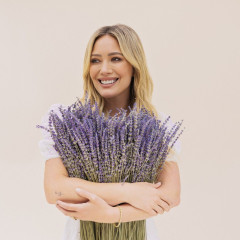 Hilary Duff – Below 60 Degrees Fragrance Line November 2023 фото №1381298