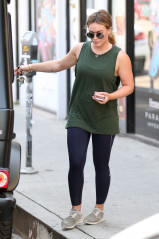 Hilary Duff in Tights – Out in West Hollywood 09/01/2017 фото №992338