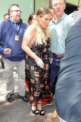 Hilary Duff-Leaving the ‘Today Show’ in New York фото №1075699