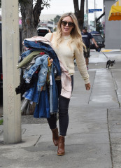 Hilary Duff – Out in West Hollywood  фото №949577