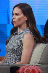 Hilary Swank on the Set of Good Morning America in New York 03/19/2018 фото №1055343