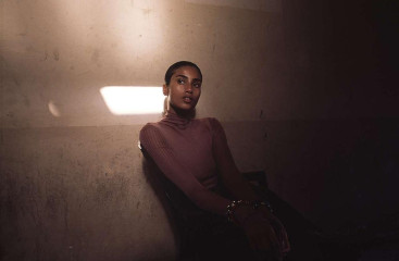 Imaan Hammam ~ HB US 092024 by Van De Wijngaard фото №1417061