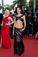 Irina Shayk - Cannes 2023 фото №1371240