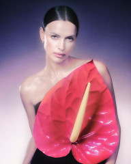 Irina Shayk by Elizaveta Porodina for Vogue Spain (2023) фото №1362789