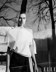 Irina Shayk by Chris Colls for US Elle // March 2021 фото №1291499