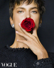 Irina Shayk by The Morelli Brothers for Vogue Thailand // March 2021 фото №1291512