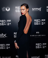 Irina Shayk - Red Sea Film Festival in Jeddah 12/08/2021 фото №1328711