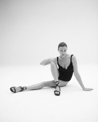 Irina Shayk by Paola Kudacki for 'Tamara Mellon' SS 2021 фото №1298642