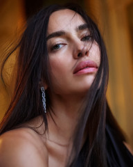 Irina Sheik for Vogue France May 2025 by Mario Sorrenti фото №1418281