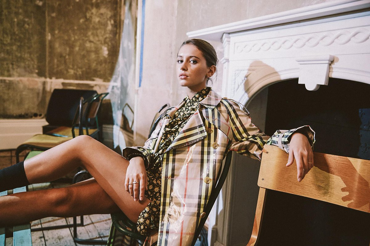 Айрис Лоу (Iris Law)