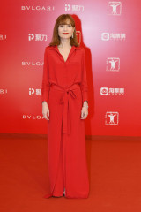 Isabelle Huppert – Golden Goblet Awards and Closing Ceremony of 20th Shanghai  фото №977881