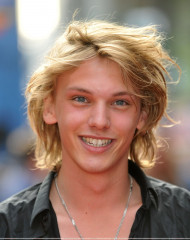 Jamie Campbell-Bower фото №341832