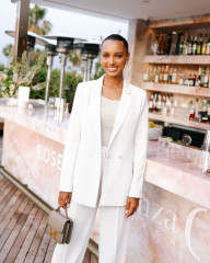 Jasmine Tookes ~ Rose Inc x Hunza G Collaboration in Los Angeles 06/14/2023 фото №1372934