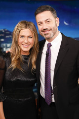 Jennifer Aniston Appeared on Jimmy Kimmel Live in Los Angeles 12/05/2018 фото №1124405