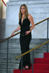 Jennifer Aniston – on The Morning Show Pics фото №1399713