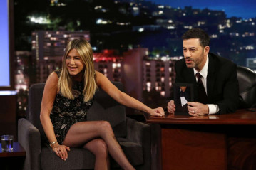 Jennifer Aniston at Jimmy Kimmel Live! in Los Angeles фото №928248