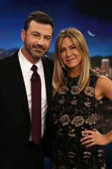 Jennifer Aniston at Jimmy Kimmel Live! in Los Angeles фото №928250