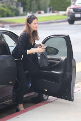Jennifer Garner – Out in Pacific Palisades фото №950703