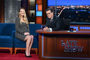 Jennifer Lawrence - The Late Show with Stephen Colbert in New York 12/06/2021 фото №1327028