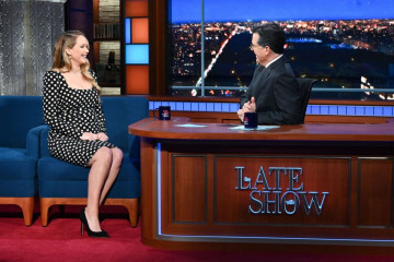 Jennifer Lawrence - The Late Show with Stephen Colbert in New York 12/06/2021 фото №1327025