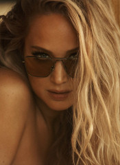 Jennifer Lawrence by Lachlan Bailey for Vanity Fair (December 2021/January 2022) фото №1324513